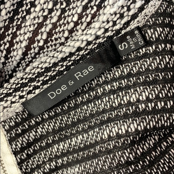 DOE & RAE Black White Striped Crew Knit Sweater S - Picture 8 of 9